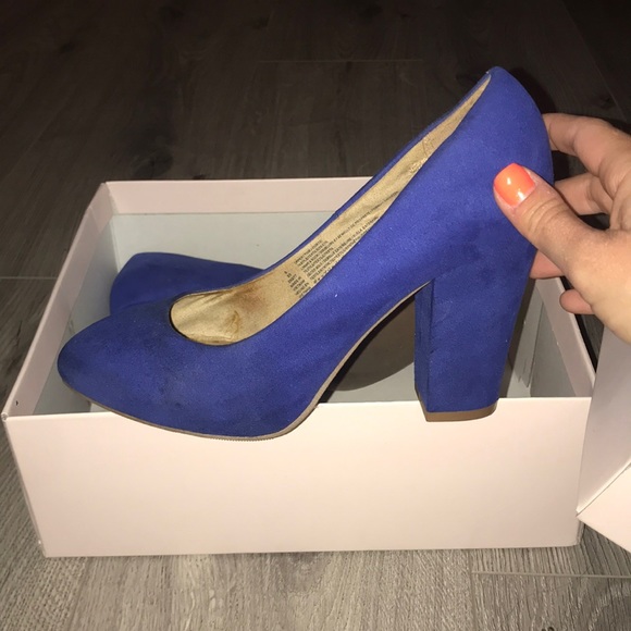 Heels - Picture 2 of 2